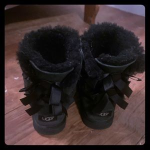 women’s ugg size 6 boots bows